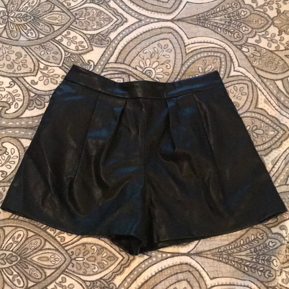 ZARA Basic Black Leather Shorts Size Medium